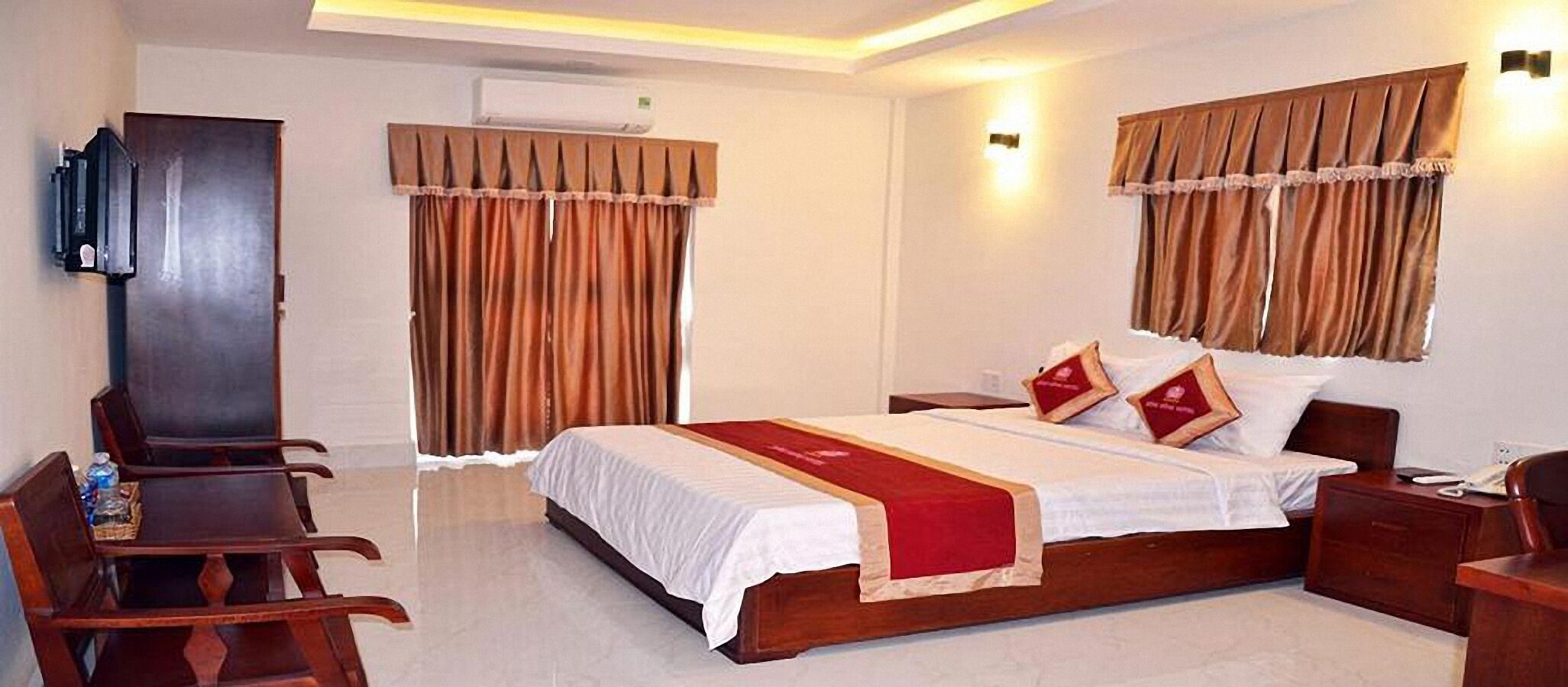 ميني بار ومكتب وستائر تعتيم وواي فاي مجانًا