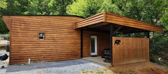 Jason's Log Cabin Retreat w/ Hot tub, rockers, swing, game room, & 3 King beds
