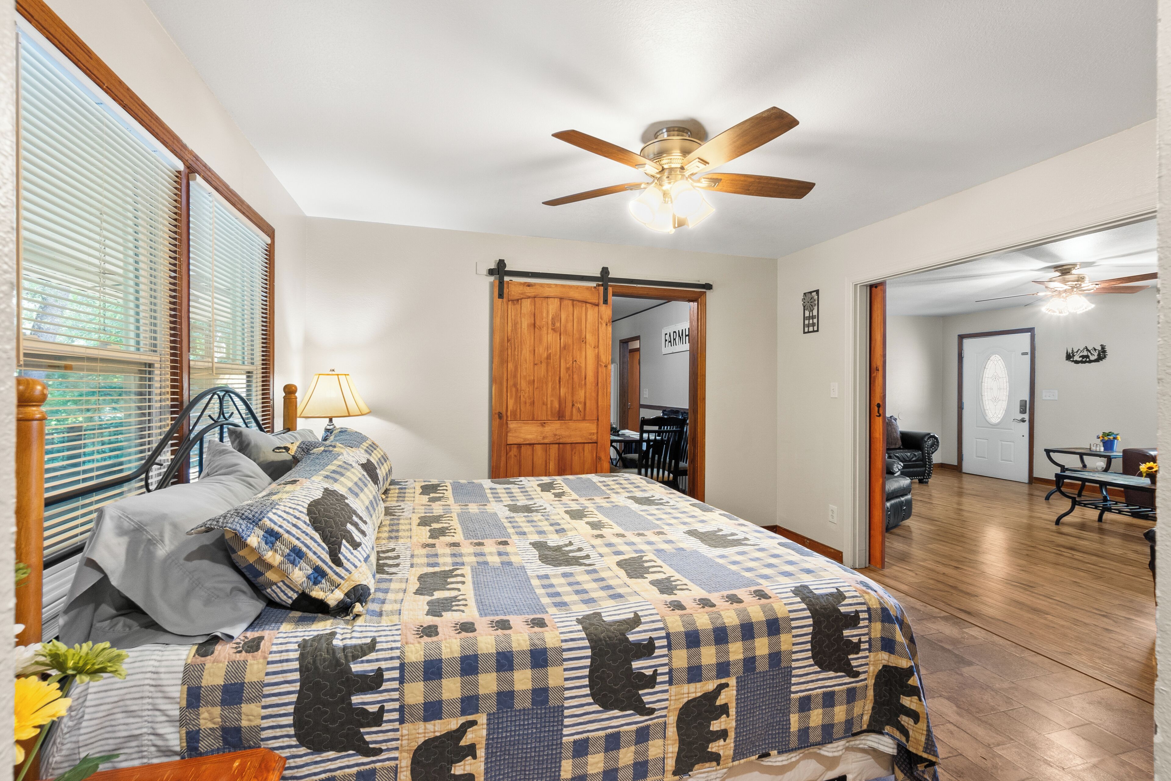 4 Schlafzimmer, Bügeleisen/Bügelbrett, WLAN, Bettwäsche