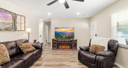 Reed's Riverside Retreat with 3 king beds and Hot Tub.