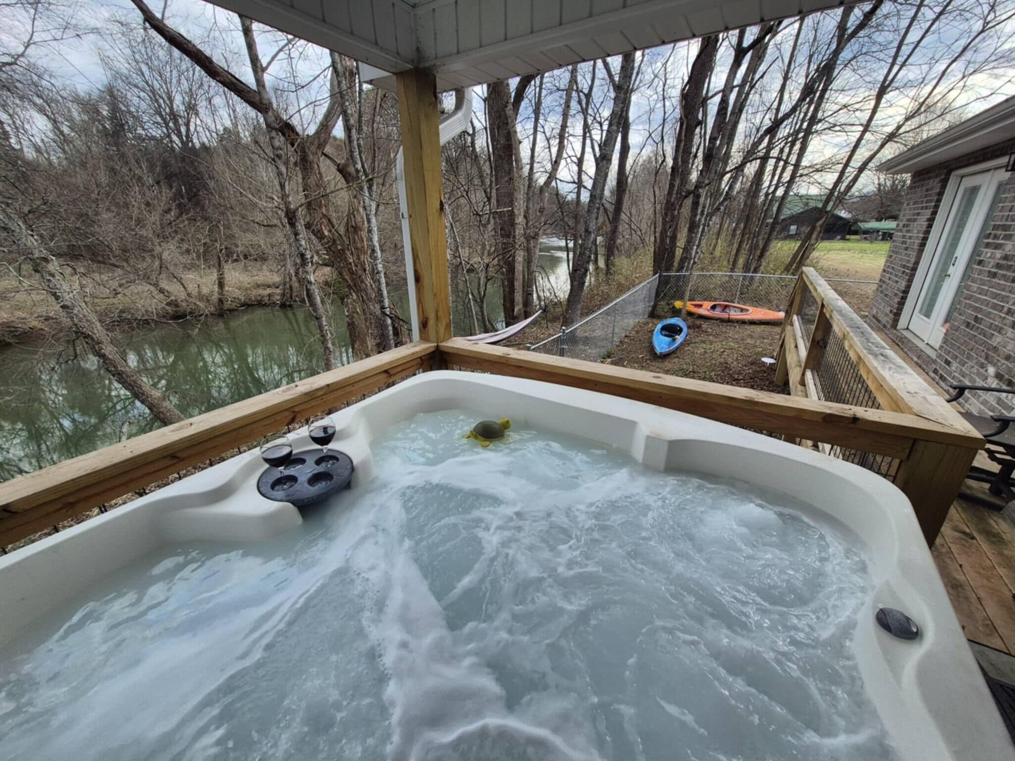 Outdoor spa tub