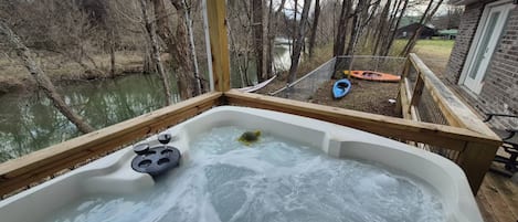 Bain à remous extérieur