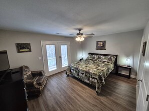 3 bedrooms, WiFi, bed sheets, wheelchair access