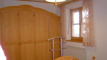 Apartment (Ferienwohnung im Haus Christine) | 1 Schlafzimmer