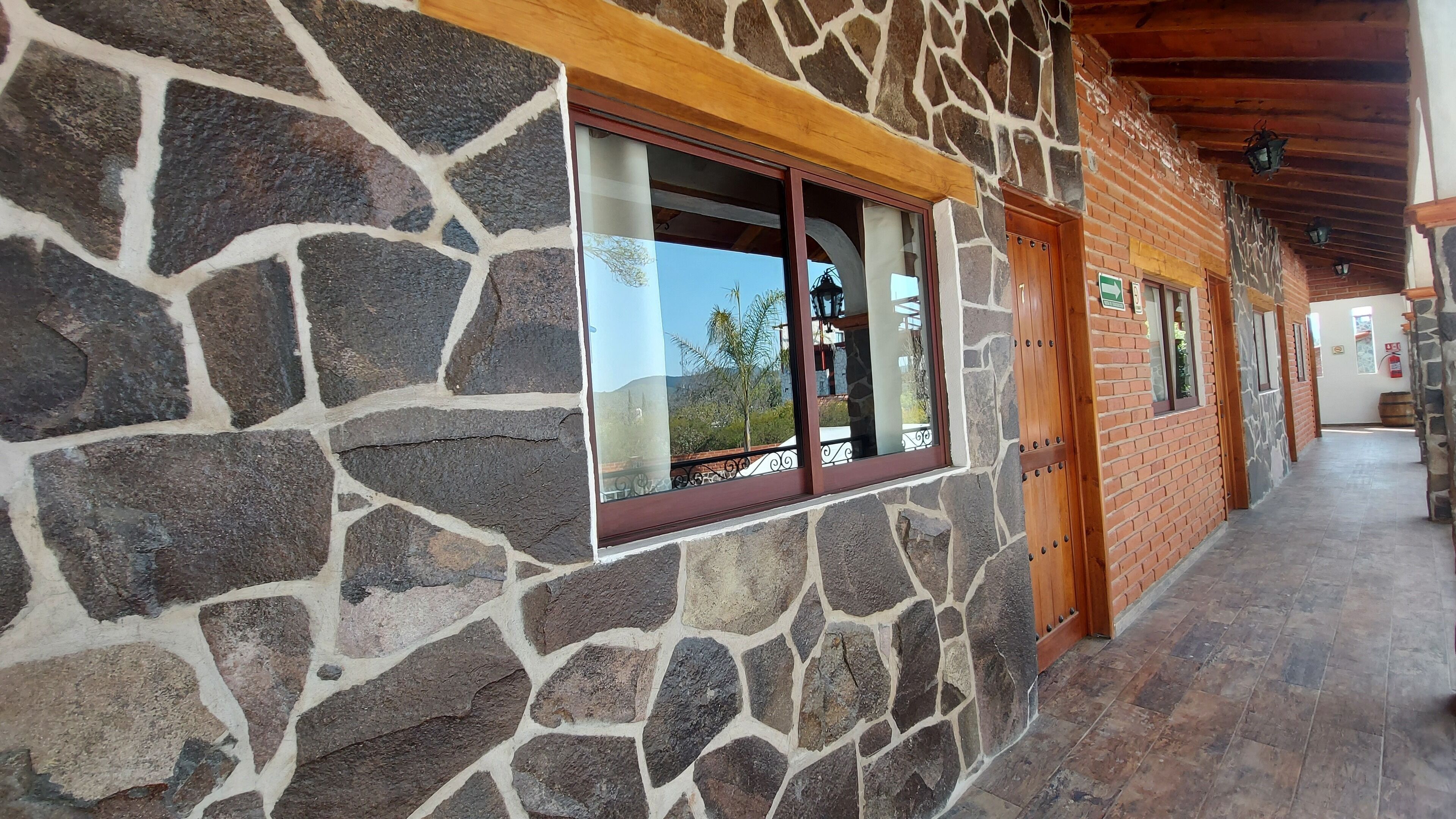 standard double room, 1 king bed | bed sheets