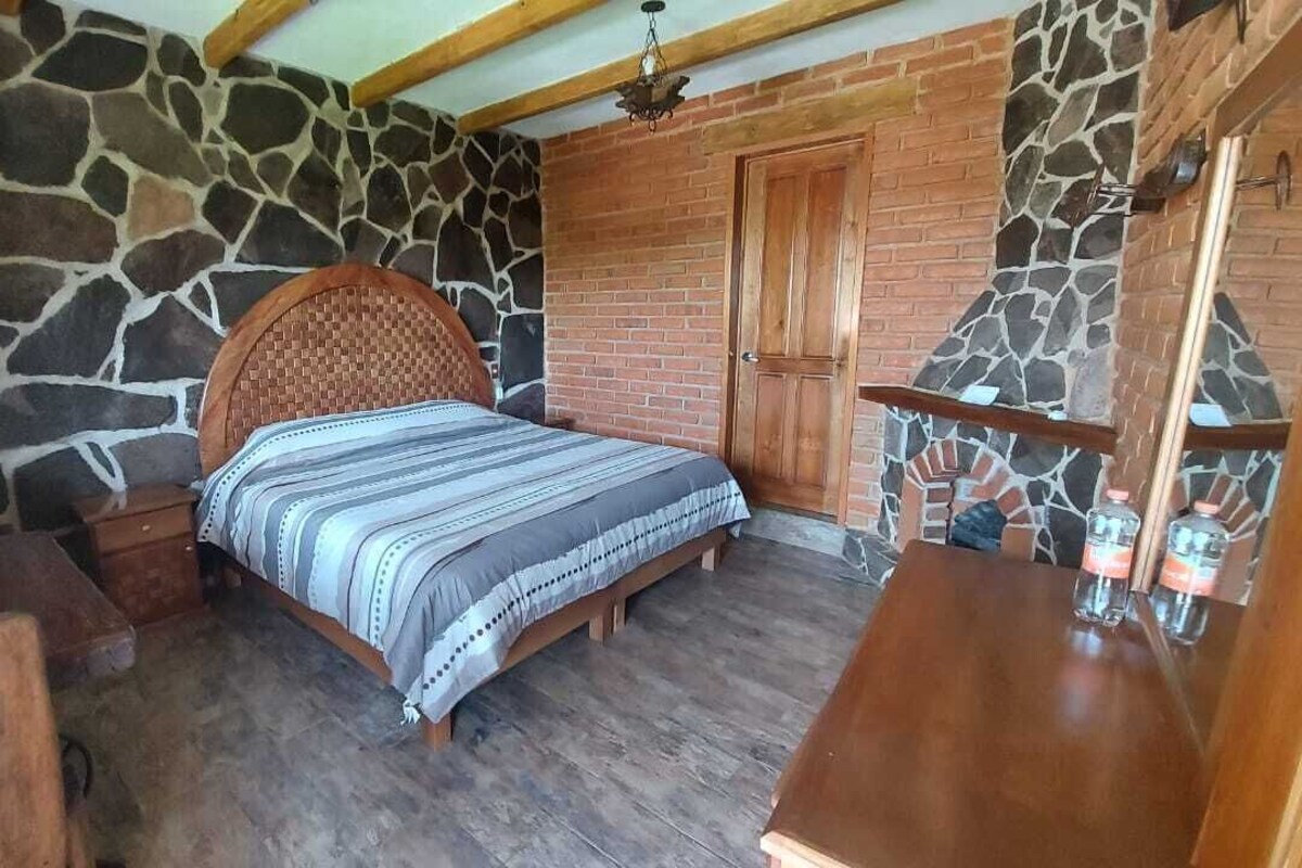 Standard Double Room, 1 King Bed | Bed sheets
