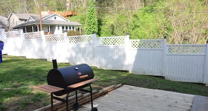 Modern Chalet near Historic Harpers Ferry!