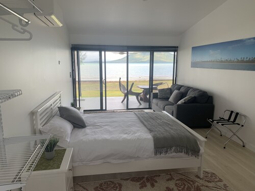 Sinclair Bay Resort (Unit 1) - Peaceful waterfront retreat on private estate