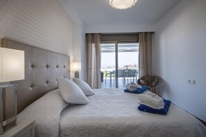 3 habitaciones, tabla de planchar con plancha, wifi y ropa de cama 