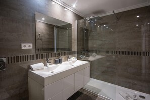Shower, bidet, towels - Salacia - Javea, Costa Blanca (Javea)