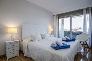 3 habitaciones, tabla de planchar con plancha, wifi y ropa de cama 