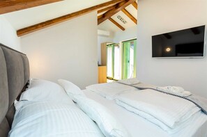 3 bedrooms, internet, bed sheets - Beautifully renovated rustic holiday house DREAM (Milohnići)