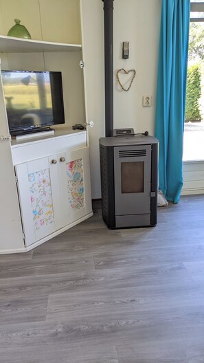 Interior - Chalet with garden, views, wifi, Leeuwarden Franeker Harlingen (Menaldum)