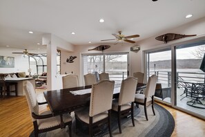 Dining - Water front boating, fishing, swimming, ski, golf, horseride, hike & more! (Lakcawaxen)