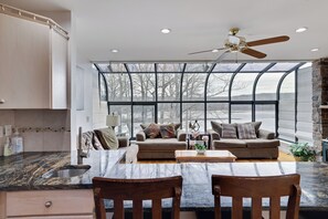 Smart TV, fireplace, foosball - Water front boating, fishing, swimming, ski, golf, horseride, hike & more! (Lakcawaxen)