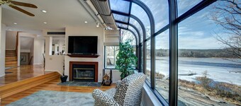 Water front boating, fishing, swimming, ski, golf, horseride, hike & more!