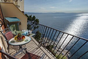 Waterfront double room with sea view | Balcony view