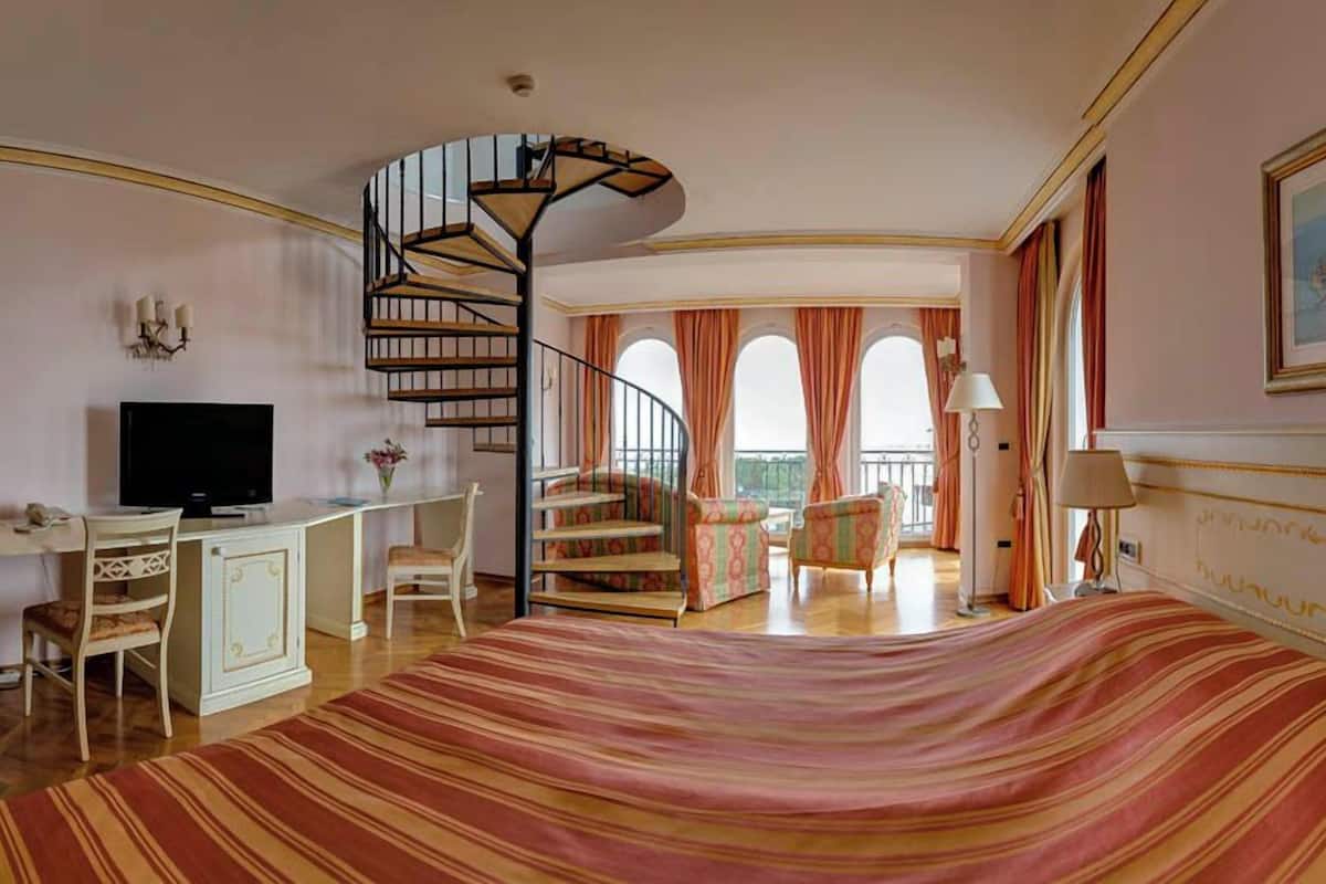 Junior Room