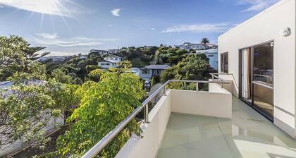 A LUX Room with Ensuite close to Beach and Train station