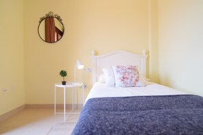 3 chambres, fer et planche à repasser, Wi-Fi gratuit, draps fournis