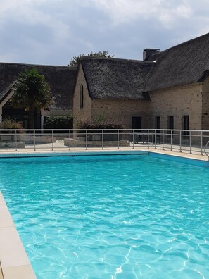 Piscine extérieure, piscine chauffée