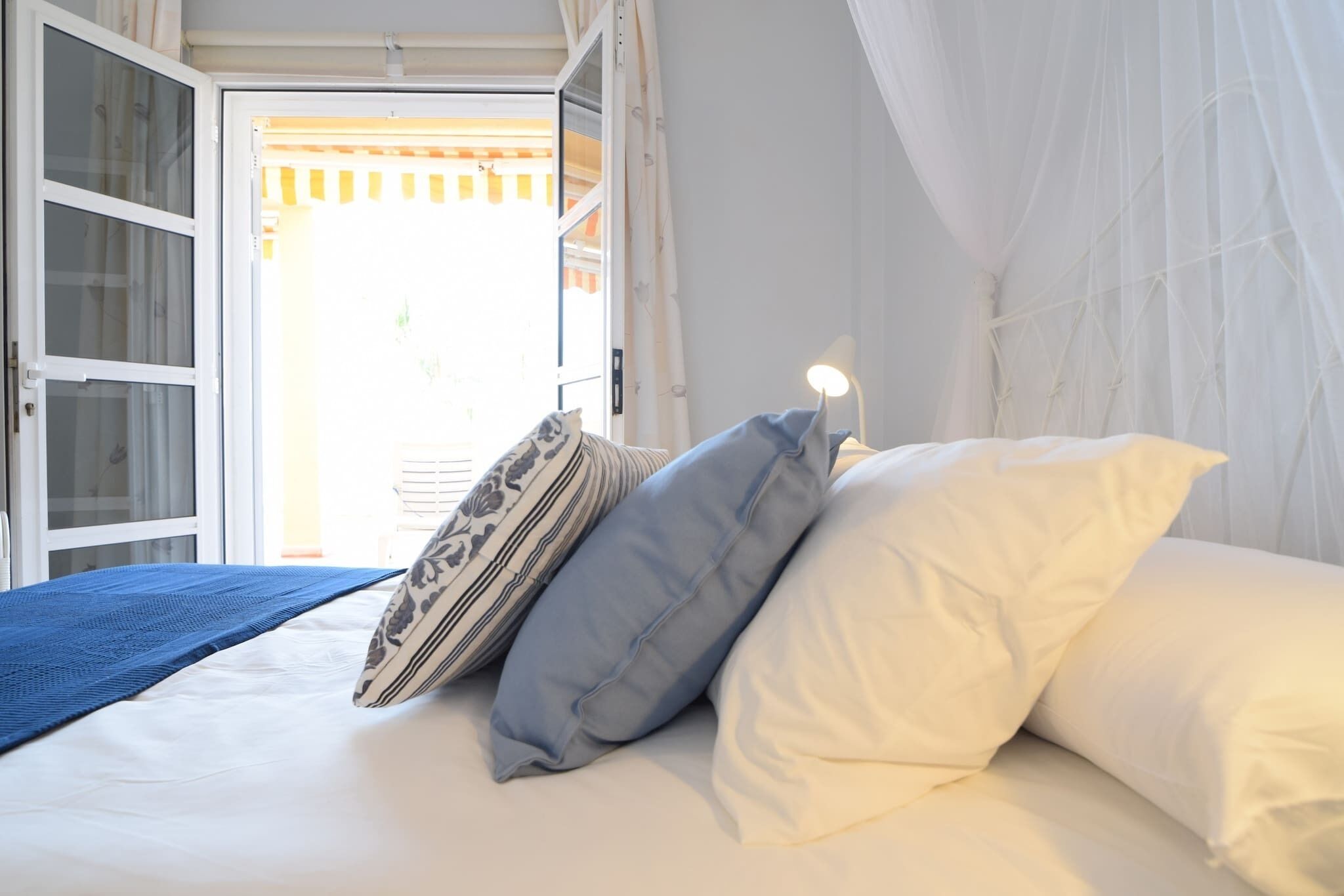 1 slaapkamer, een strijkplank/strijkijzer, reisbedje, gratis wifi