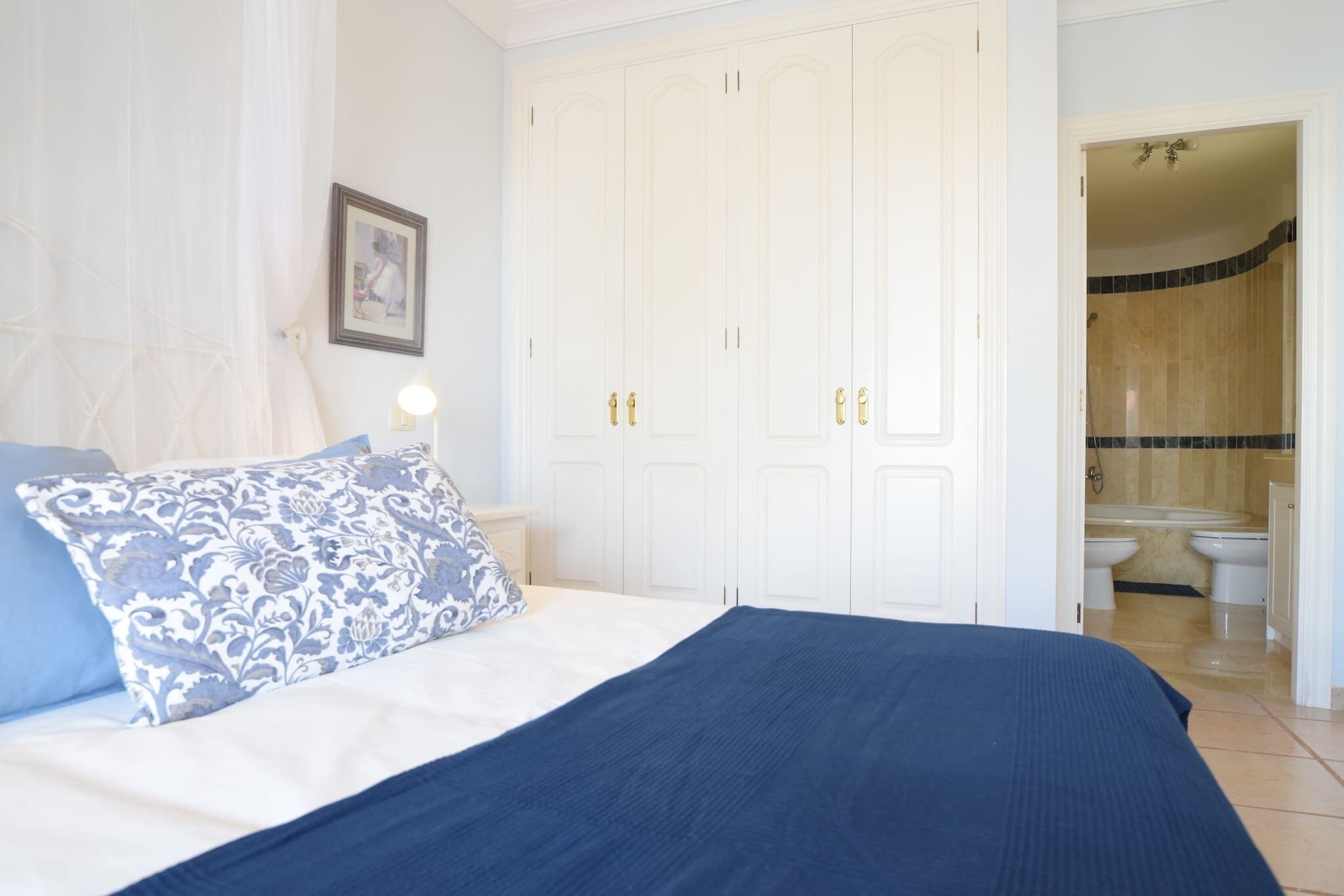 1 chambre, fer et planche à repasser, lit parapluie, Wi-Fi gratuit