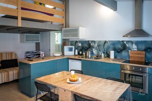 Fridge, microwave, oven, stovetop - 3-star country studio for 2 people (Saint-Geours-d'Auribat)