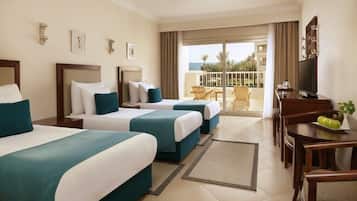 Minibar, Zimmersafe, individuell eingerichtet, Schreibtisch