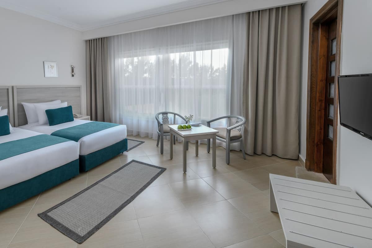 Minibar, in-room safe, individually furnished, desk