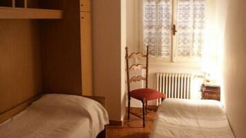 3 chambres, fer et planche Ă repasser, Wi-Fi, draps fournis