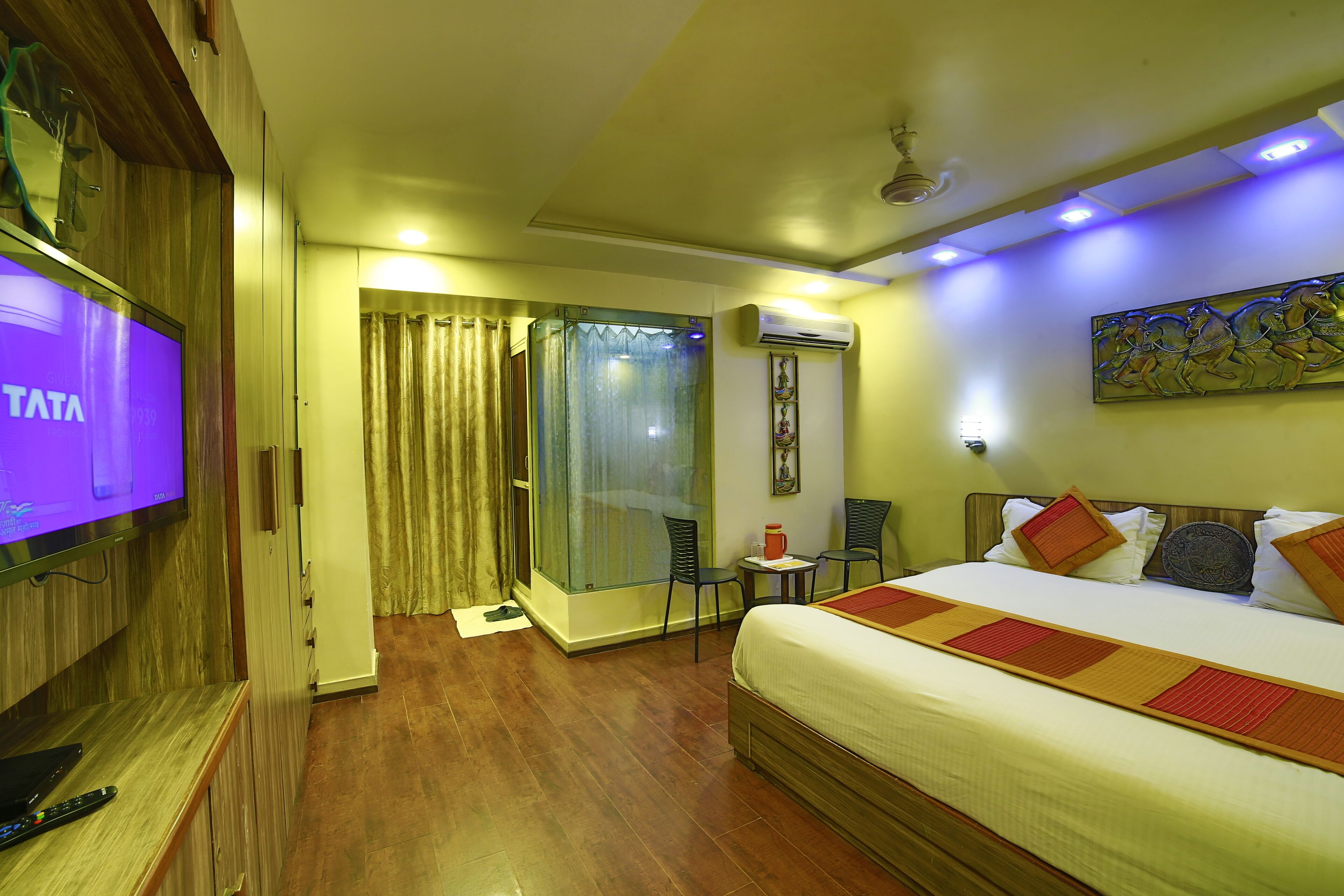 Non AC Super Deluxe Room 2nd Floor | Down duvets, bed sheets