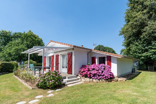 F3 air-conditioned house for 4 people.