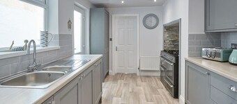 Host & Stay | Riftswood @ Ruby