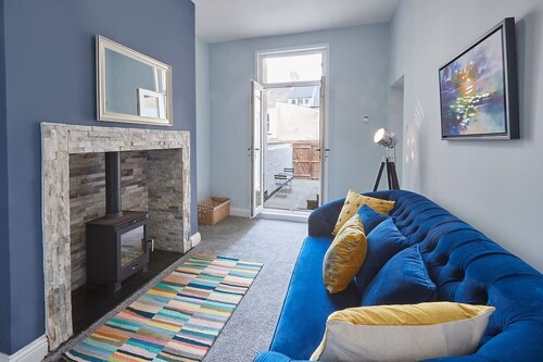 Host & Stay | Riftswood @ Ruby