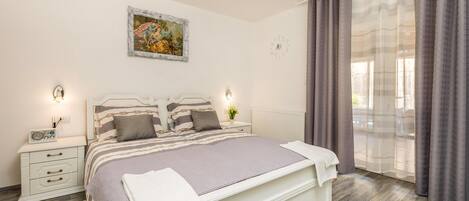 1 soverom, safe på rommet, reiseseng for barn og wi-fi (inkludert)