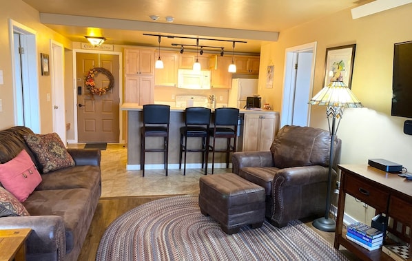 Smart TV, fireplace, video games, DVD player