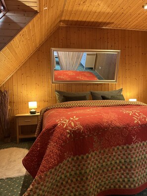 3 bedrooms, iron/ironing board, travel cot, free WiFi