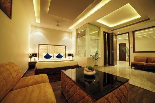TreeHouse London Street Amritsar