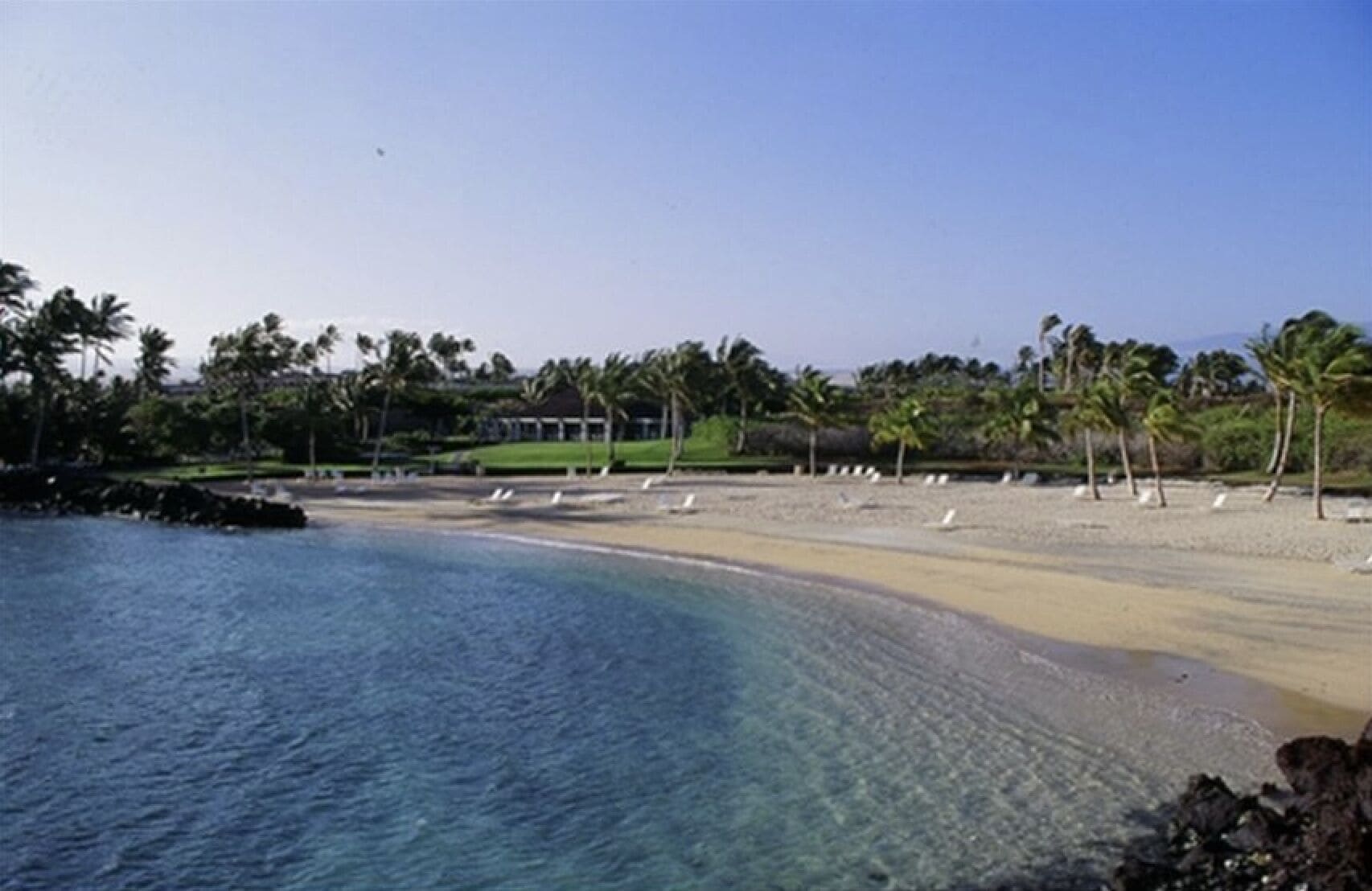 Chaises longues, serviettes de plage