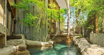 20 Little Cove 4BR Home + Pool + Pool table