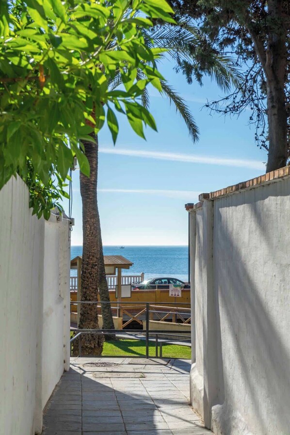 Property grounds - Torreblanca seafront apt by Costarentals - Ref 102 (Fuengirola)