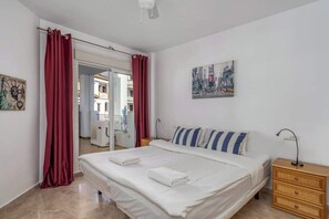 2 chambres, fer et planche à repasser, Wi-Fi gratuit, draps fournis