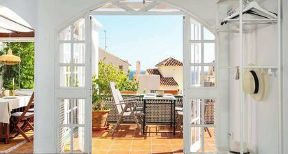 Stunning Seaview Villa by Costarentals - Ref 110