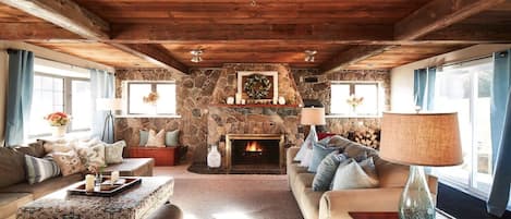 TV, fireplace