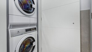 Unclassified image, 5 of 12, button - Luxury 1BR Apt with City Views – Walk to Alderney (Dartmouth)