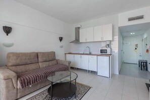 TV, peis og kontorer