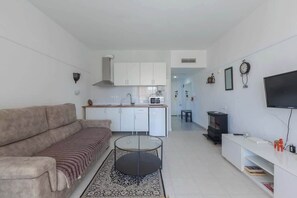 TV, peis og kontorer