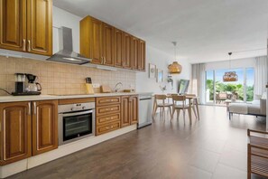 Fridge, microwave, oven, stovetop - Charming seaview apt by Costarentals - Ref 49 (Las Lagunas de Mijas)