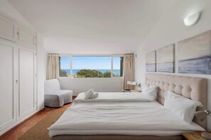 2 soverom, strykejern/-brett, reiseseng for barn og wi-fi (inkludert)